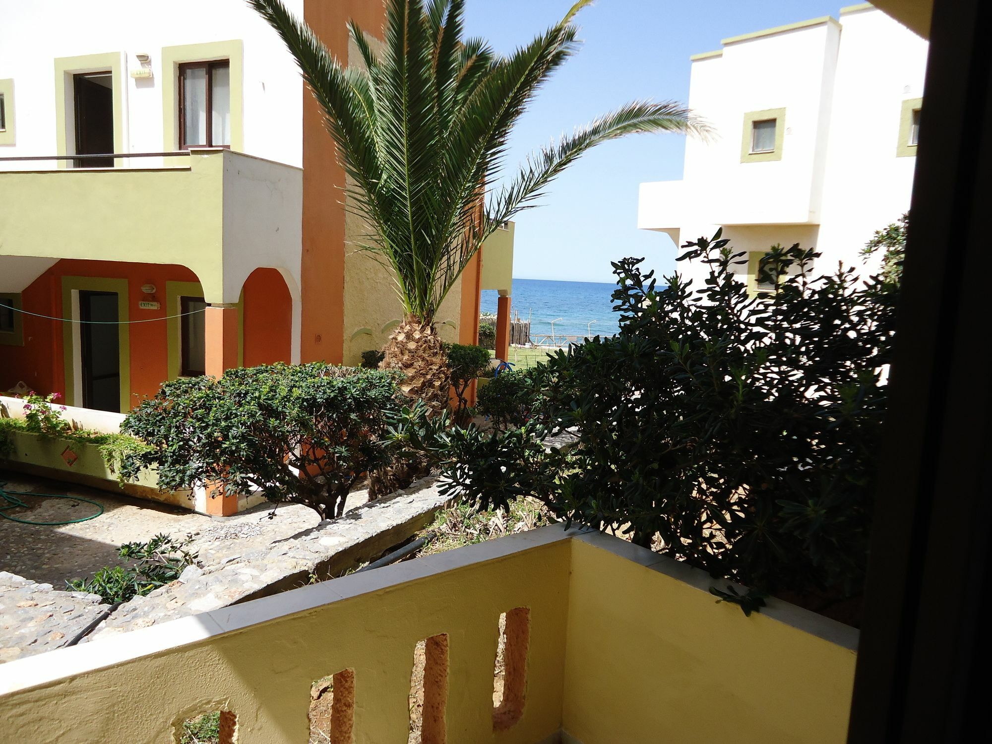 Almyra Apartments & Suites Sfáka Esterno foto