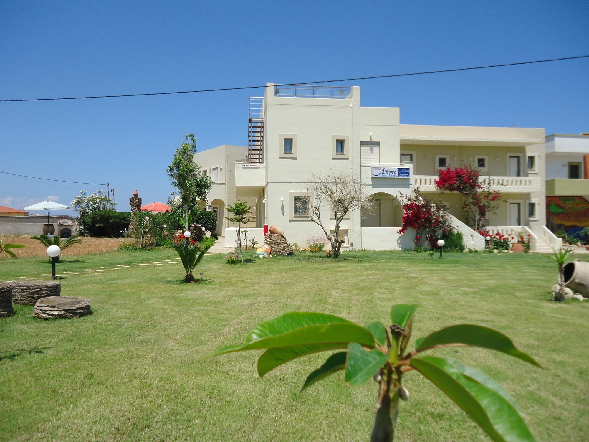 Almyra Apartments & Suites Sfáka Esterno foto